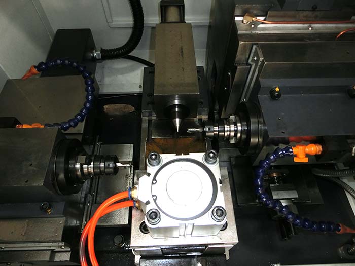 ZY-50數(shu)控銑(xi)鑽攻(gong)專用機(ji)床内部(bu)圖